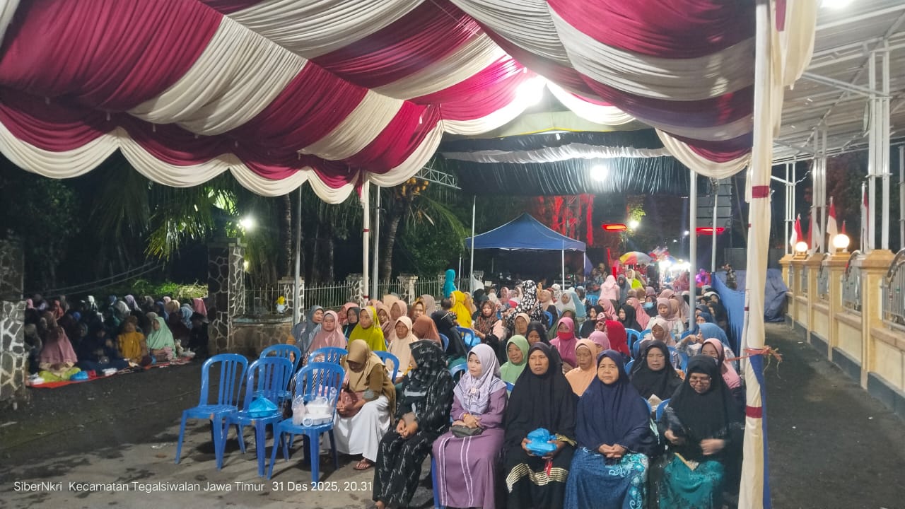 Pengajian Umum Di Malam Pergantian Tahun Baru Dalam Rangka Isro'Mi'ron