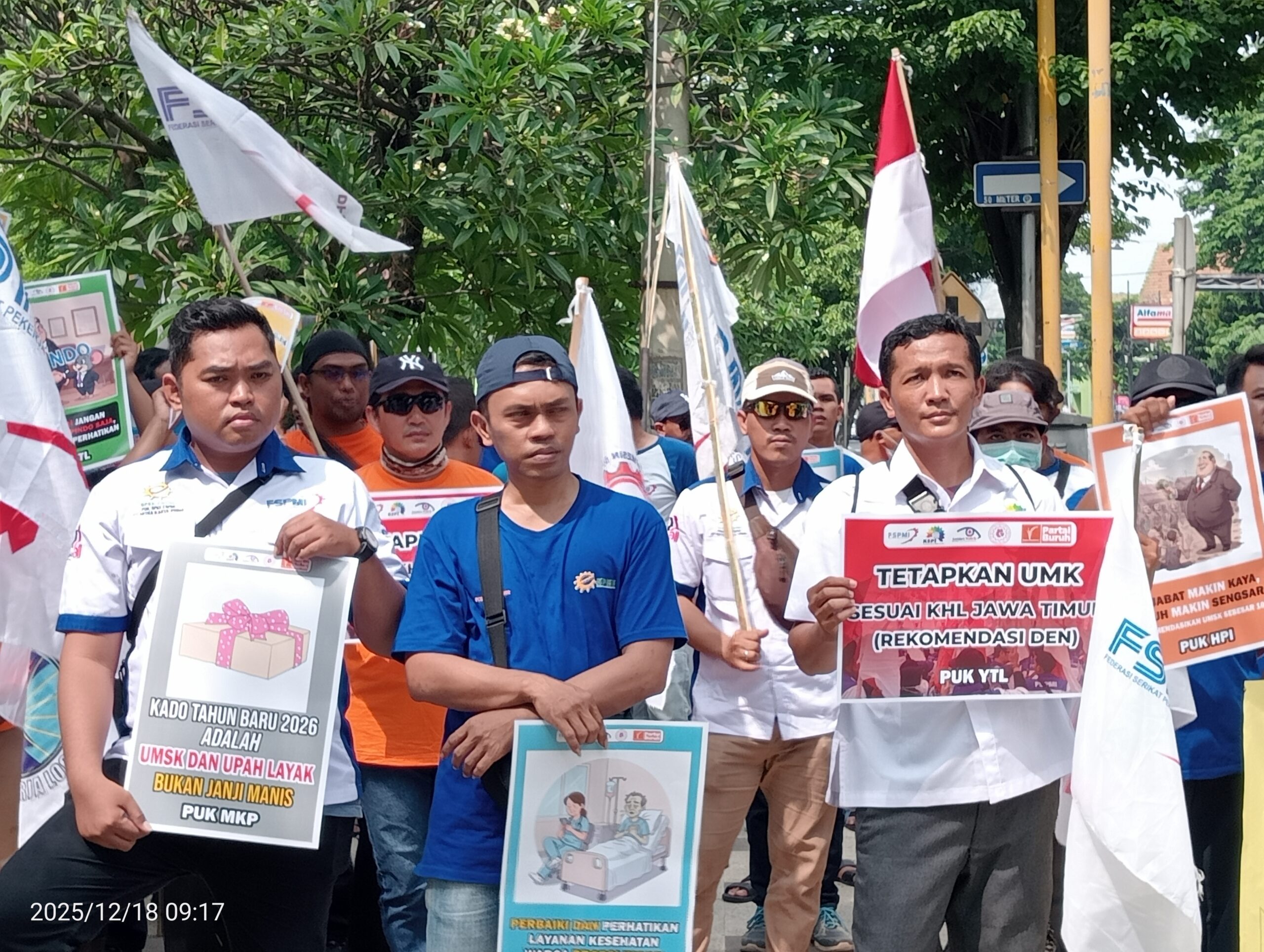 Sentil Ketimpangan Upah, Ketua FSPMI: Apa Patung Sapi Harus Digeser Agar Upah Setara Dengan Pasuruan