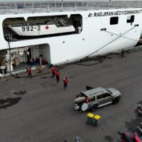 Tanjung Datu-301 Salurkan Bantuan Korban Bencana di Sumatra