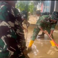 TNI Kerahkan Personel untuk Pulihkan Layanan Publik di Kantor Dukcapil Aceh Tamiang
