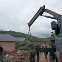 Yonzipur I/DD Rampungkan Pemasangan Jembatan Bailey di Anggoli