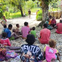 Babinsa Pos-Ramil 1714-07/Fawi Bangun Kedekatan Dengan Masyarakat Binaanya Lewat Komsos