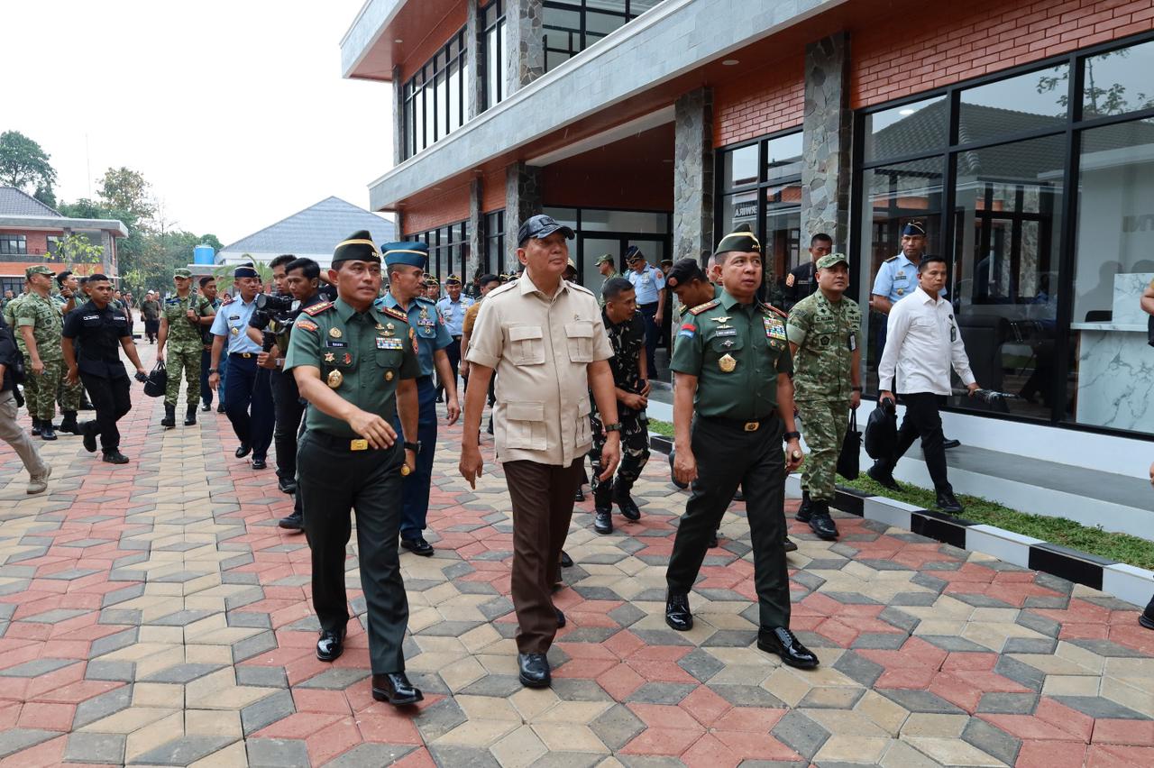 KODIKLAT TNI Terima Kunjungan Menhan RI dan Panglima TNI, Resmikan dan Tinjau Fasilitas Pendidikan SePa PK TNI