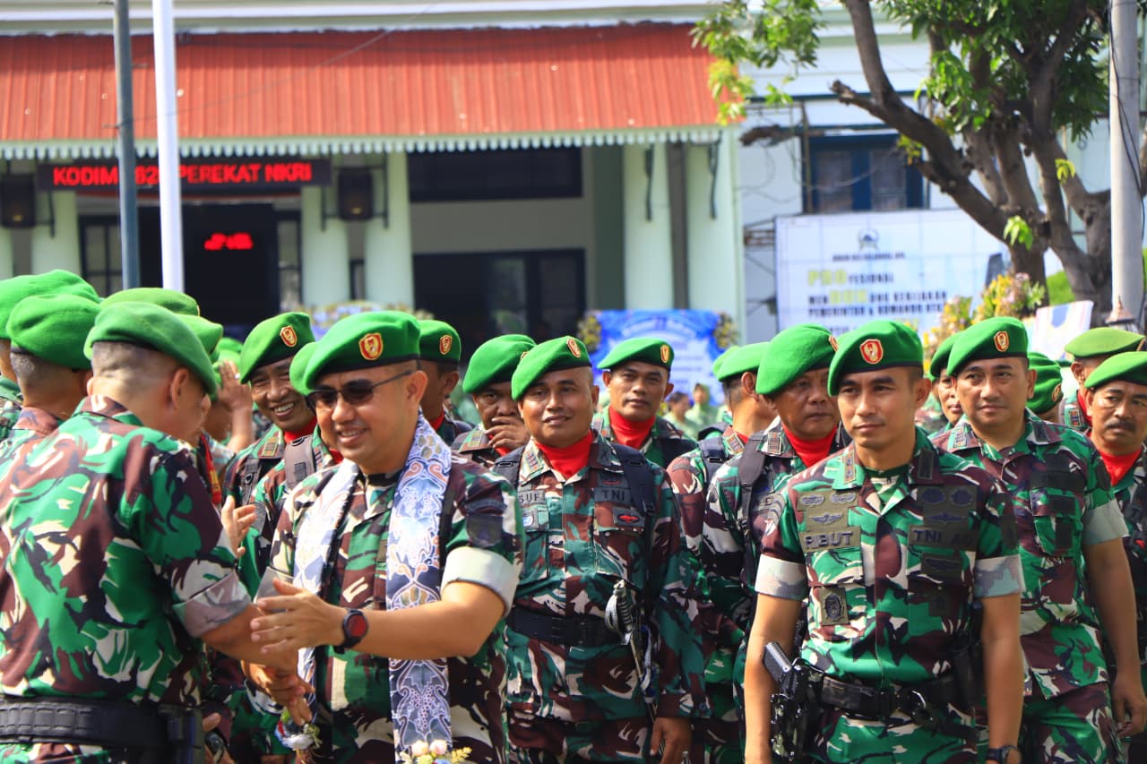 Tongkat Komando Kodim 0820/Probolinggo Resmi Berganti, Letkol Inf Ribut Yudo Apriantono Jabat Dandim Baru Tongkat Komando Kodim 0820/Probolinggo Resmi Berganti, Letkol Inf Ribut Yudo Apriantono Jabat Dandim Baru