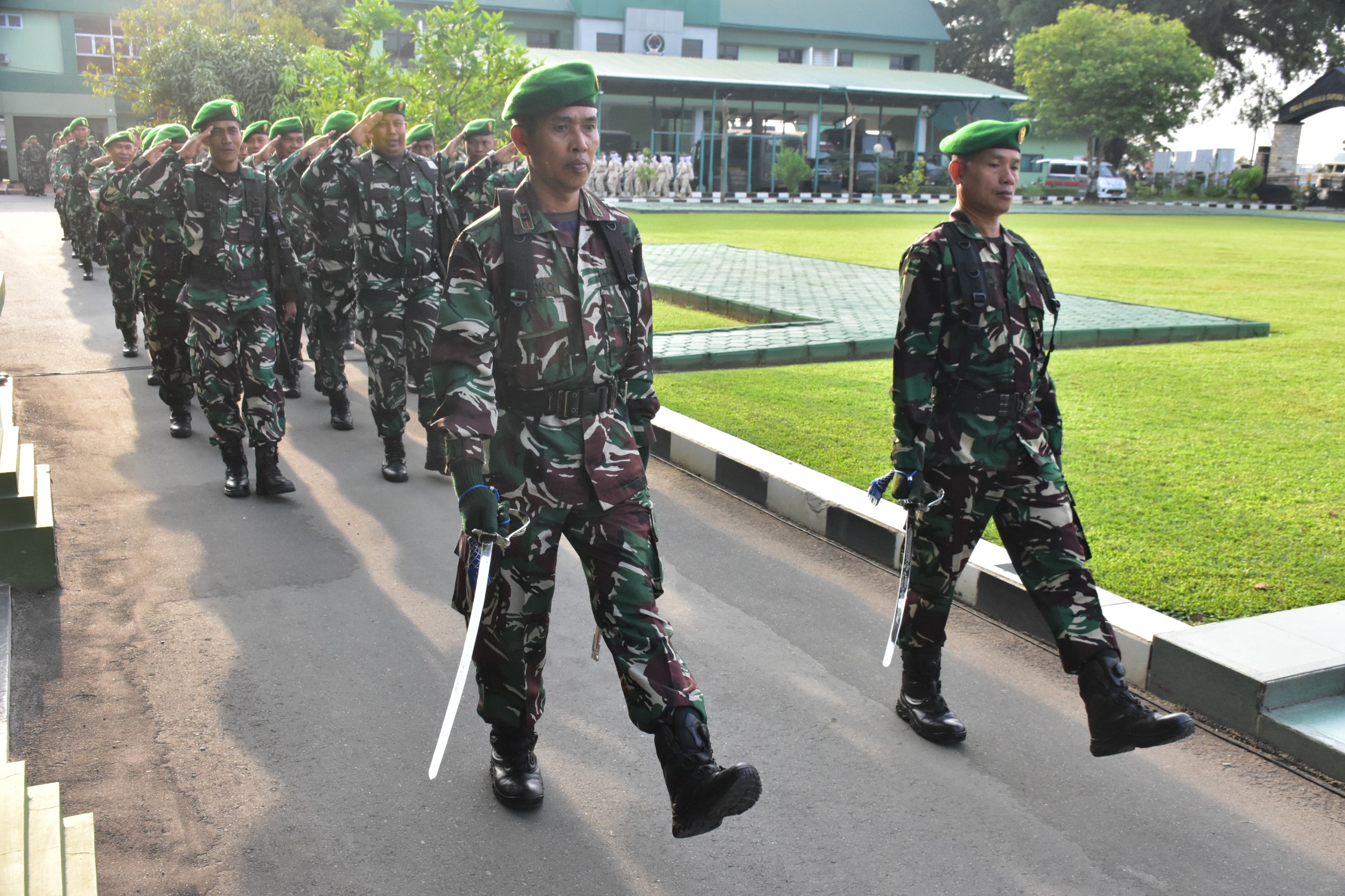 Korem 091/ASN Gelar Latihan Defile Usai Upacara, Mantapkan Disiplin Para Prajurit Korem 091/ASN Gelar Latihan Defile Usai Upacara, Mantapkan Disiplin Para Prajurit