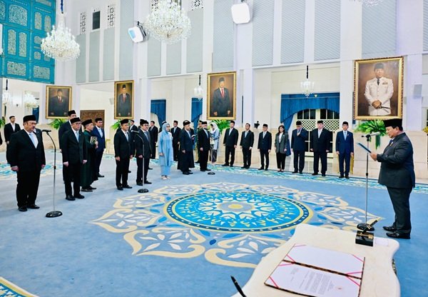 Panglima TNI Hadiri Pelantikan Pengurus Dewan Energi Nasional di Istana Negara