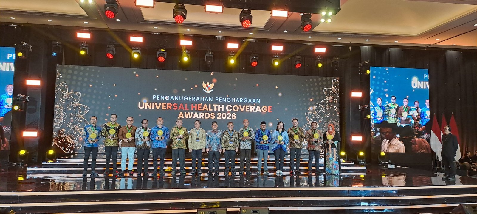 Lampaui Target Nasional, Kabupaten Probolinggo Sabet Penghargaan UHC Award 2026