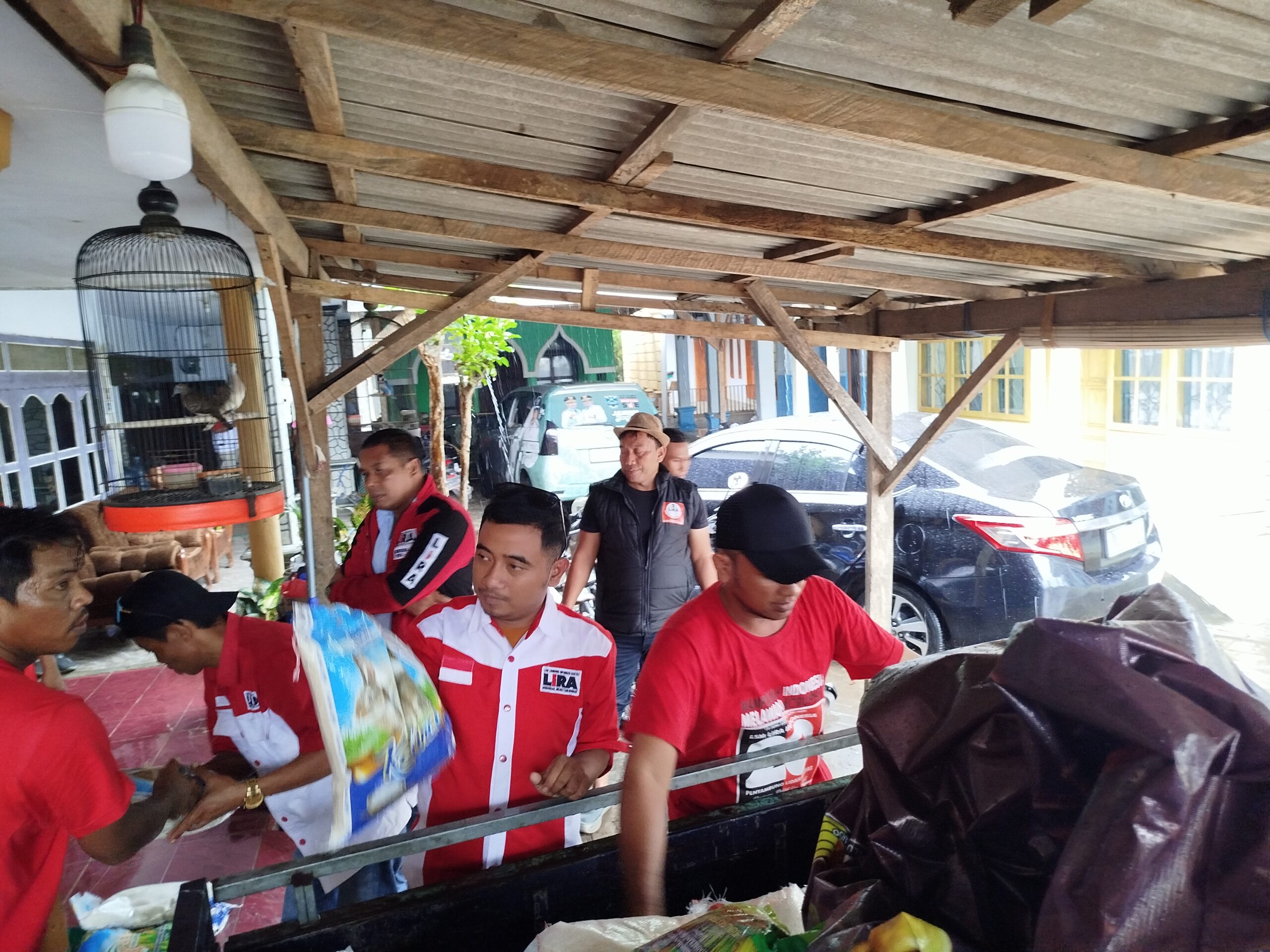 DPD LSM LIRA Kabupaten Probolinggo Salurkan Bantuan Kemanusiaan untuk Korban Banjir di Sumberasih