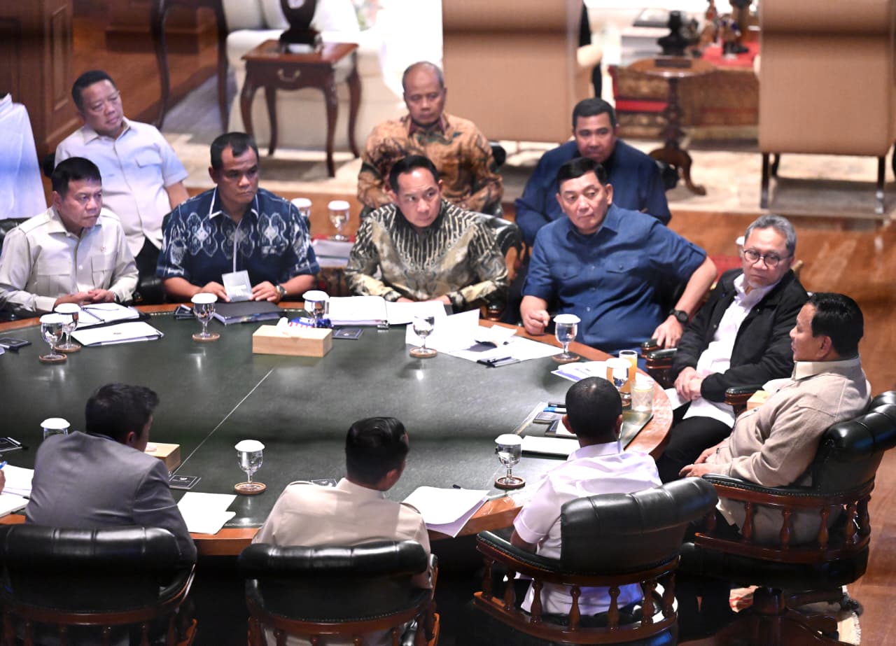 Panglima TNI Hadiri Pertemuan Terbatas Kabinet di Hambalang, Bahas Program Strategis Nasional Berjalan Tepat Sasaran Panglima TNI Hadiri Pertemuan Terbatas Kabinet di Hambalang, Bahas Program Strategis Nasional Berjalan Tepat Sasaran