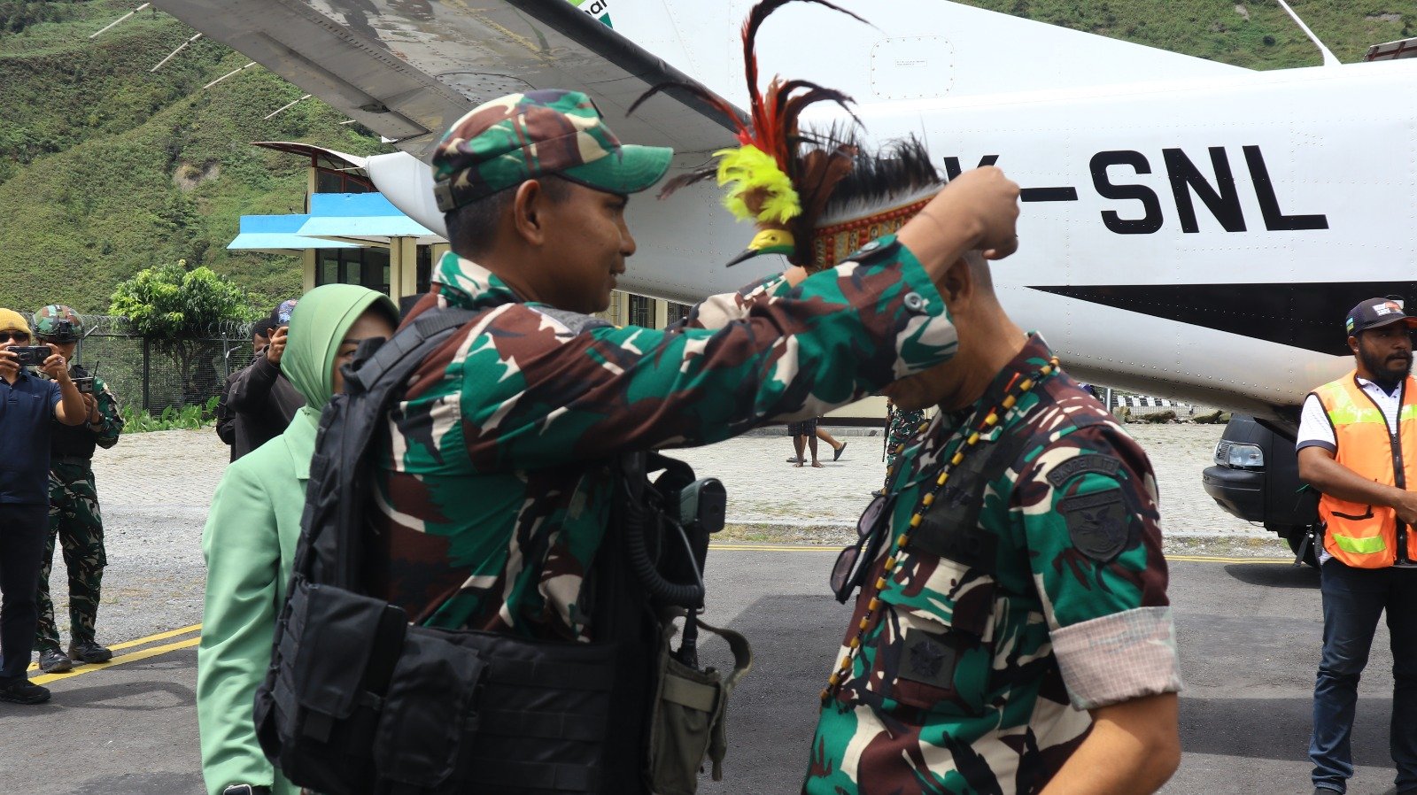 Perintah Presiden Program Pembuatan Jembatan Infrastruktur Pedesaan Danrem 173/PVB Kunjungi Kodim 1714/Puncak Jaya Perintah Presiden Program Pembuatan Jembatan Infrastruktur Pedesaan Danrem 173/PVB Kunjungi Kodim 1714/Puncak Jaya