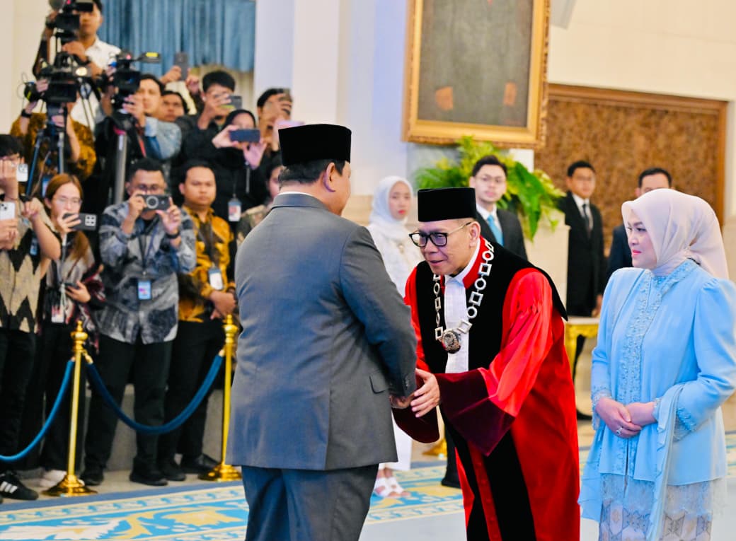 Wakil Panglima TNI Hadiri Pelantikan Hakim Mahkamah Konstitusi dan Wakil Menteri Keuangan di Istana Negara