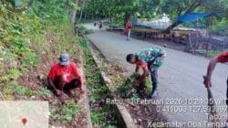 Babinsa Koramil 1505-05/Sofifi Bersama Warga Kerja Bakti Bersihkan Akses Jalan Babinsa Koramil 1505-05/Sofifi Bersama Warga Kerja Bakti Bersihkan Akses Jalan