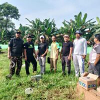 Sambut Ramadhan, PAC GP Ansor dan Pemdes Leces Bersih-bersih Makam