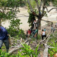 Satgas TNI AD Pimpin Gotong Royong, 550 Meter Pipa Air Bersih Terpasang di Desa Jamat