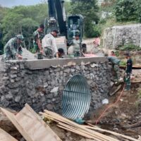 Satgas Gulbencal Kodam IM Percepat Jembatan Armco Bener Meriah, Akses Vital Warga Segera Pulih