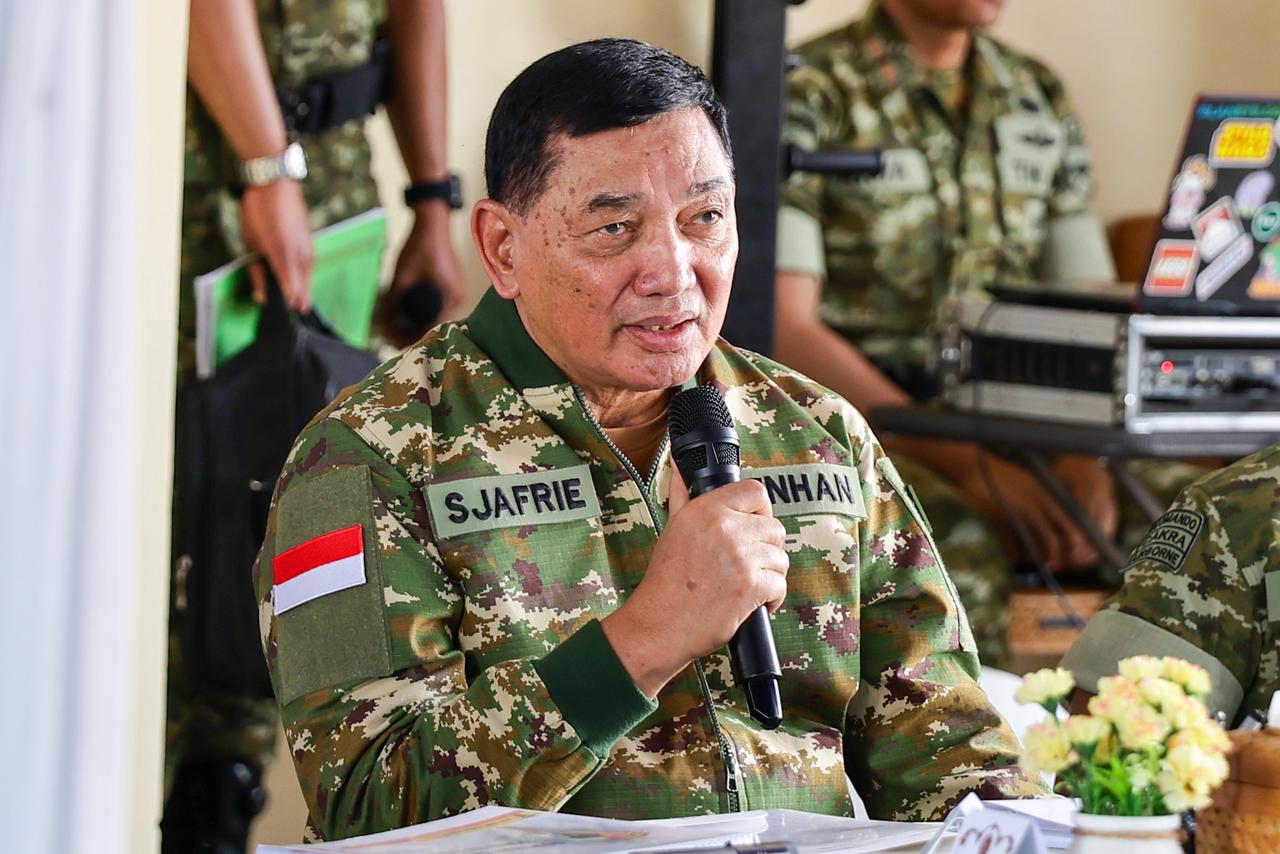 Pastikan Kesiapan Satuan, Wapang TNI Mendampingi Menhan RI Tinjau Yonif TP 848/SPC di Lampung Pastikan Kesiapan Satuan, Wapang TNI Mendampingi Menhan RI Tinjau Yonif TP 848/SPC di Lampung