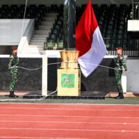 Dirbinjianbang Akmil Pimpin Upacara Bendera Minggu Kedua di Lapangan Sapta Marga