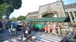 Akmil Berbagi, Wagub Akmil Pimpin Pembagian Takjil kepada Masyarakat