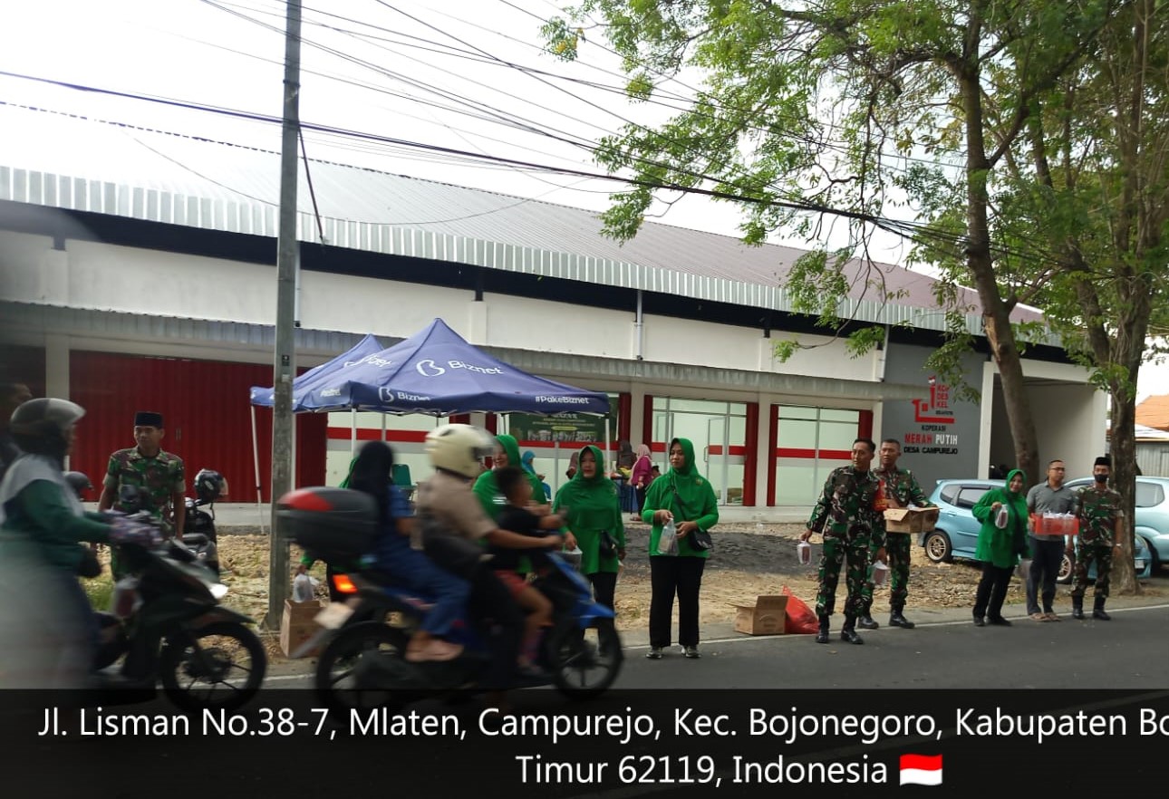 TNI dan Persit di Bojonegoro Gelar Bazar Murah dan Berbagi Takjil Ramadan di Desa Campurejo TNI dan Persit di Bojonegoro Gelar Bazar Murah dan Berbagi Takjil Ramadan di Desa Campurejo