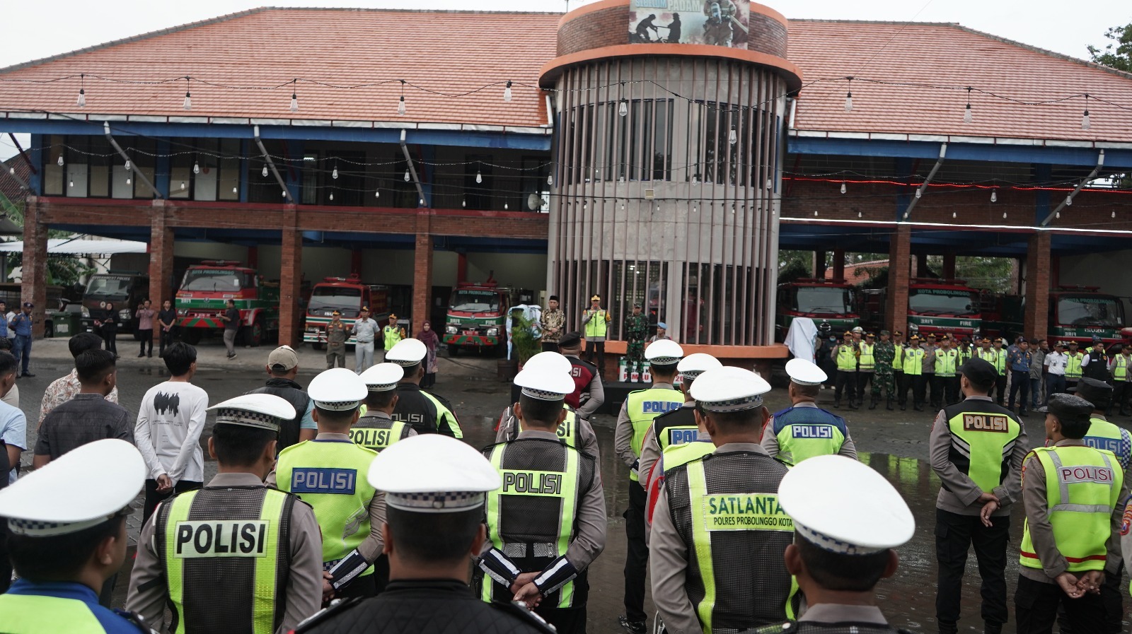 Kapolres Probolinggo Kota Pimpin Apel Pengamanan Malam Takbir Jelang Hari Raya Idul Fitri