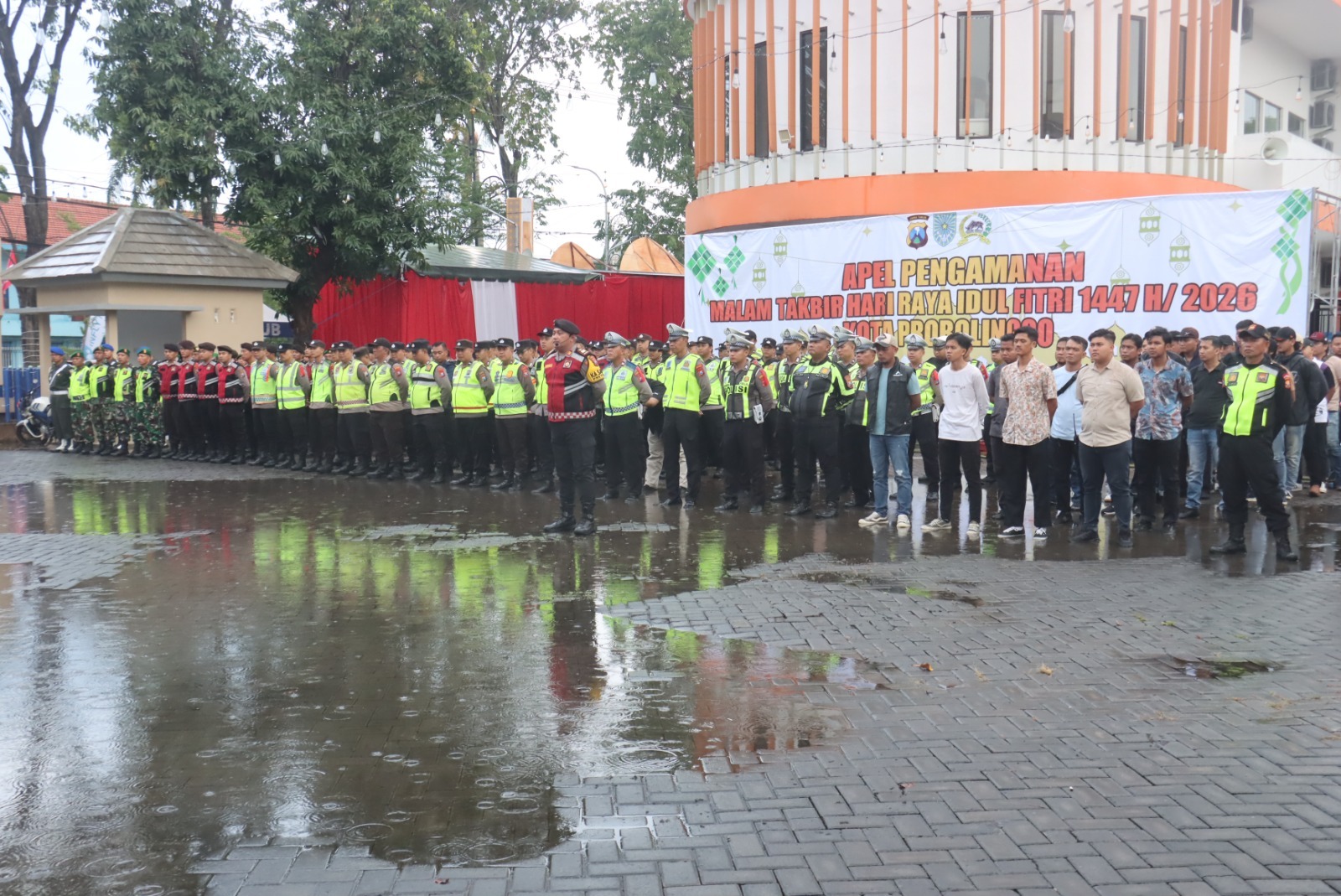 Kapolres Probolinggo Kota Pimpin Apel Pengamanan Malam Takbir Jelang Hari Raya Idul Fitri