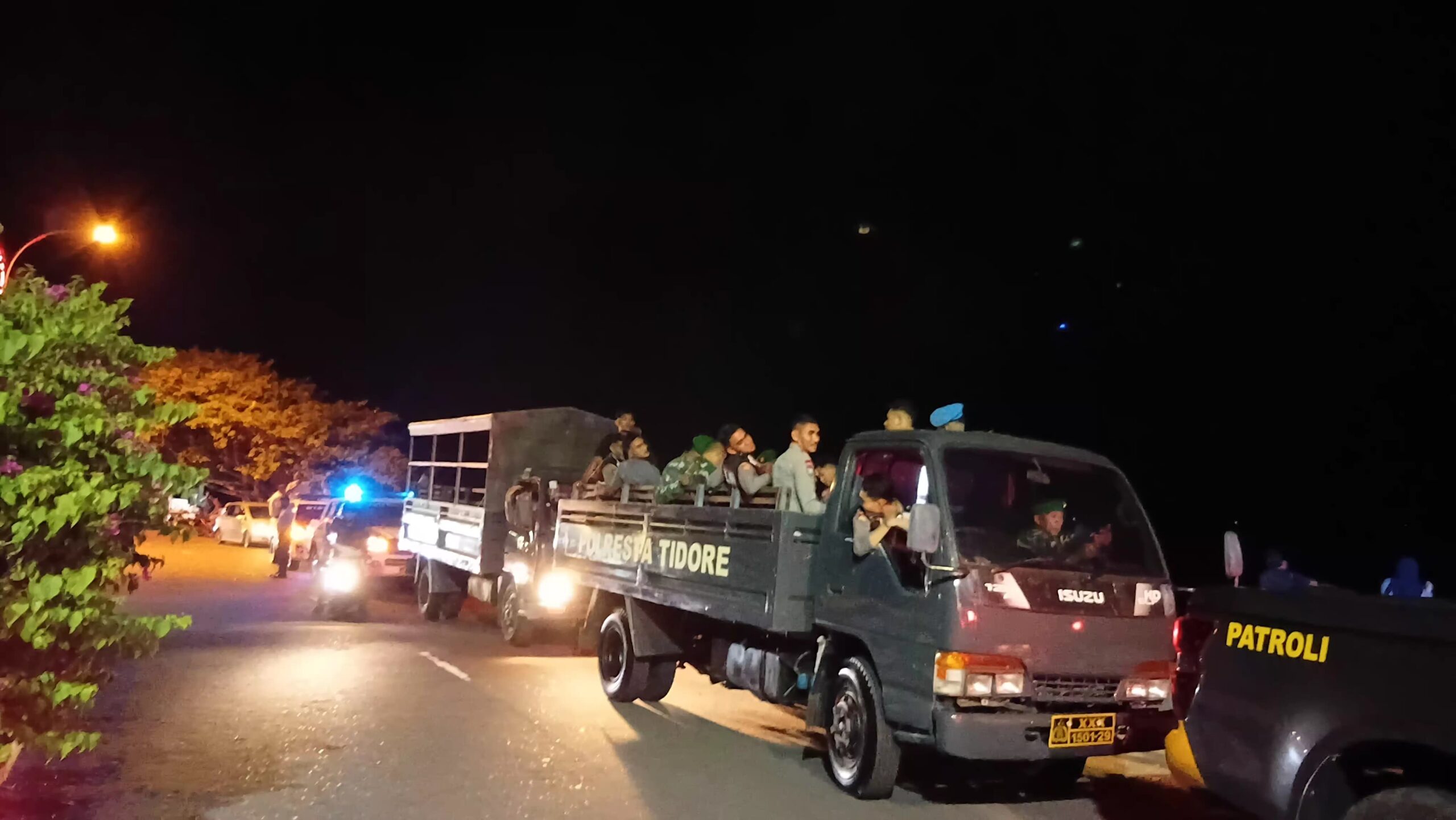 Malam Takbiran Aman, Kodim 1505/Tidore dan Polresta Gelar Patroli Gabungan di Kota Tidore Malam Takbiran Aman, Kodim 1505/Tidore dan Polresta Gelar Patroli Gabungan di Kota Tidore