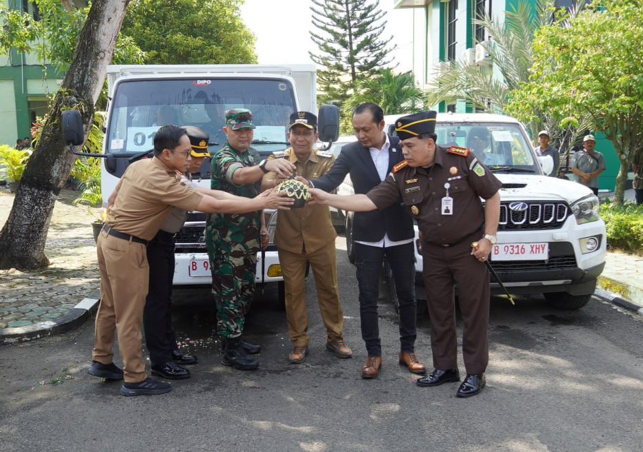 Dandim Bojonegoro Hadiri Penyerahan Ratusan Kendaraan Operasional KDKMP