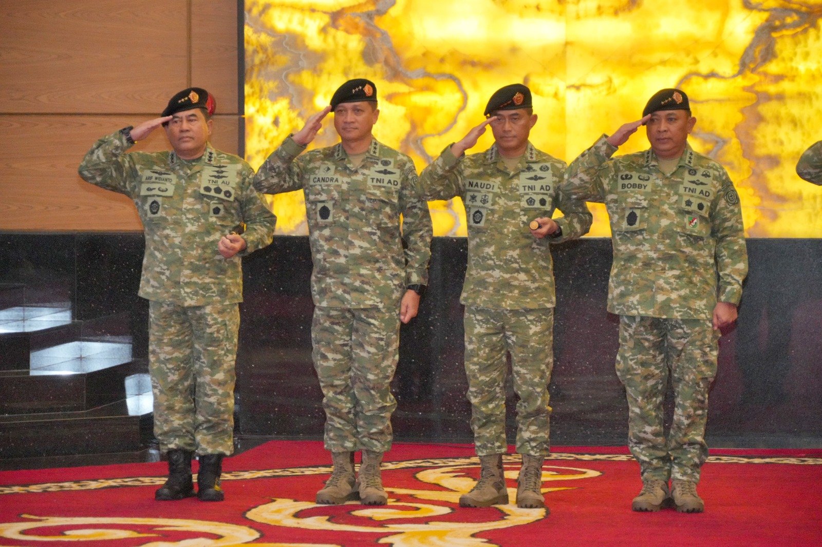 Irjen TNI Pimpin Upacara Laporan Korps Kenaikan Pangkat 54 Perwira Tinggi TNI