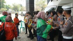 Kartini di Atas Aspal: Ketangguhan dan Pesan Keselamatan dari Jalanan