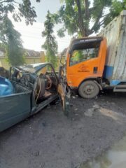 Kecelakaan Truk Pos Dan Mobil Pengangkut Ikan Di Probolinggo Berujung Duka
