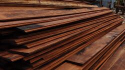 TMMD Ke-128 Kodim 1710/Mimika Gunakan Kayu Besi Berkualitas untuk Bangun Rumah Layak Huni di Kampung Keakwa