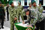 Wapang TNI Dampingi Menhan RI Tinjau Kesiapan Yonif TP 805/KSW di Papua Barat