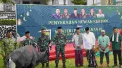 Wapang TNI Dampingi Menhan RI Shalat Idul Adha Bersama Prajurit dan Masyarakat di Papua Barat