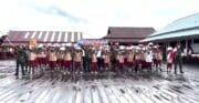 Koops TNI Habema Gelar Bhakti Pertiwi Hardiknas 2026 di SDN 1 Pomako