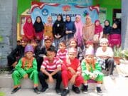 Rayakan Hardiknas 2026, Siswa SDN Tamansari II Dringu Tampil Memukau dengan Pakaian Adat Nusantara