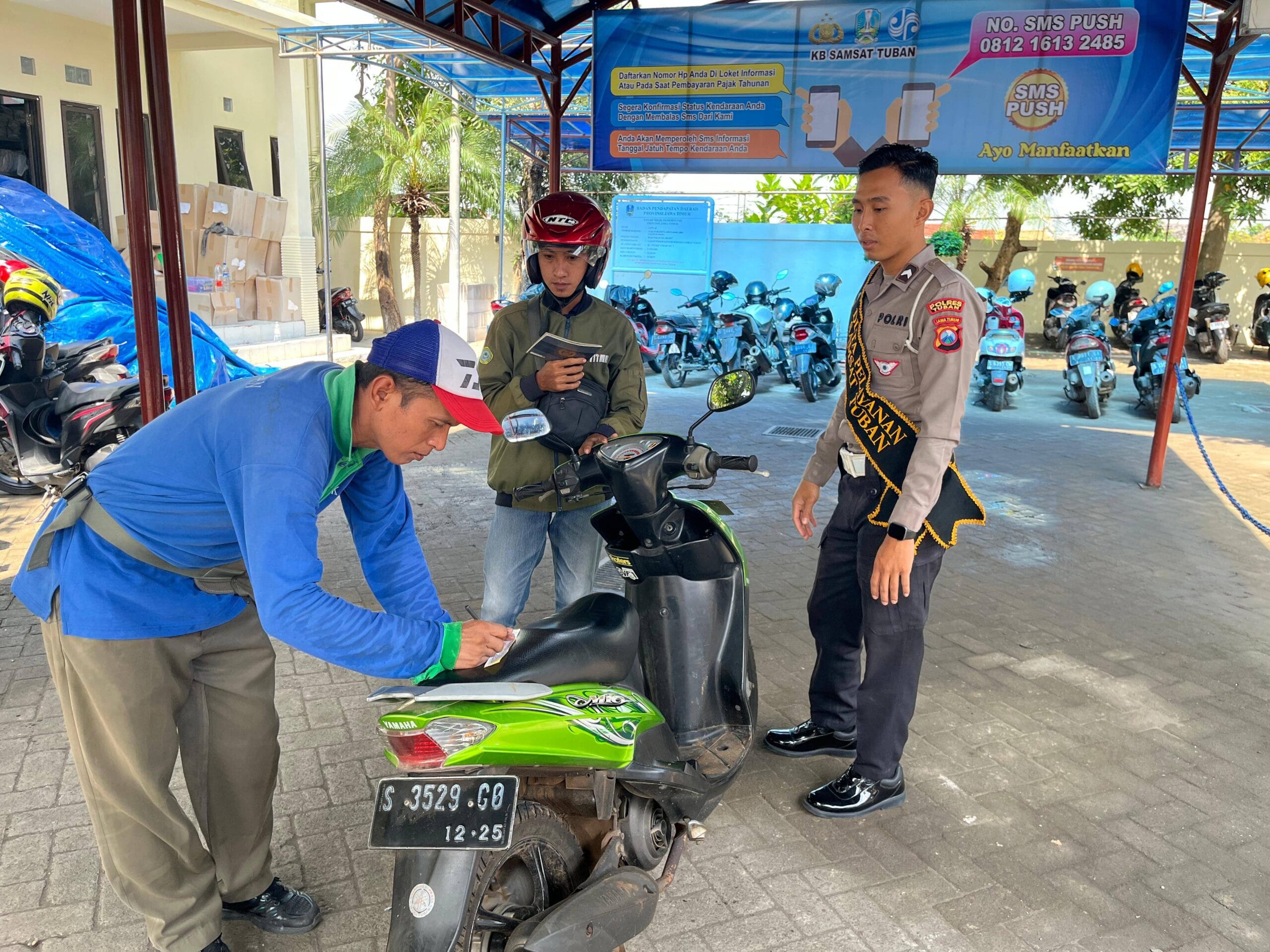 Cerita Pengendara Tuban yang Akhirnya Paham BPKB dan STNK Usai Bertemu Polisi