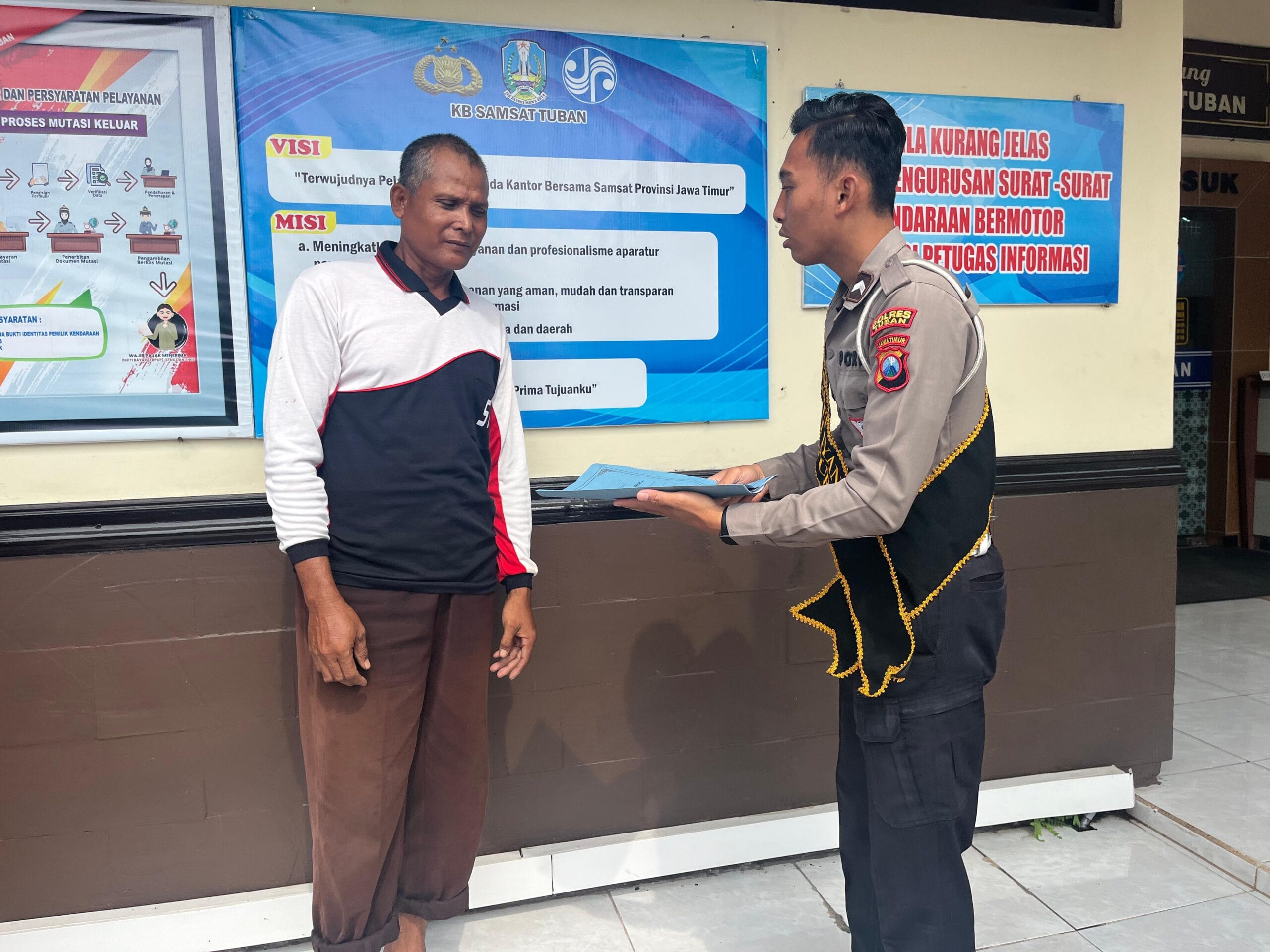 Kisah Warga Tuban Dipermudah Polantas Tuban Saat Mengurus SIM STNK BPKB