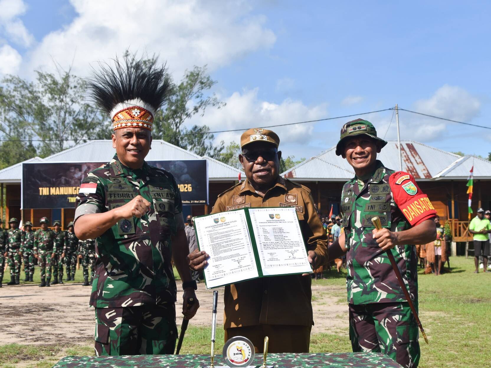 Pangdam XVII/Cenderawasih Resmi Tutup TMMD Ke-128 Kodim 1710/Mimika di Kampung Keakwa Pangdam XVII/Cenderawasih Resmi Tutup TMMD Ke-128 Kodim 1710/Mimika di Kampung Keakwa