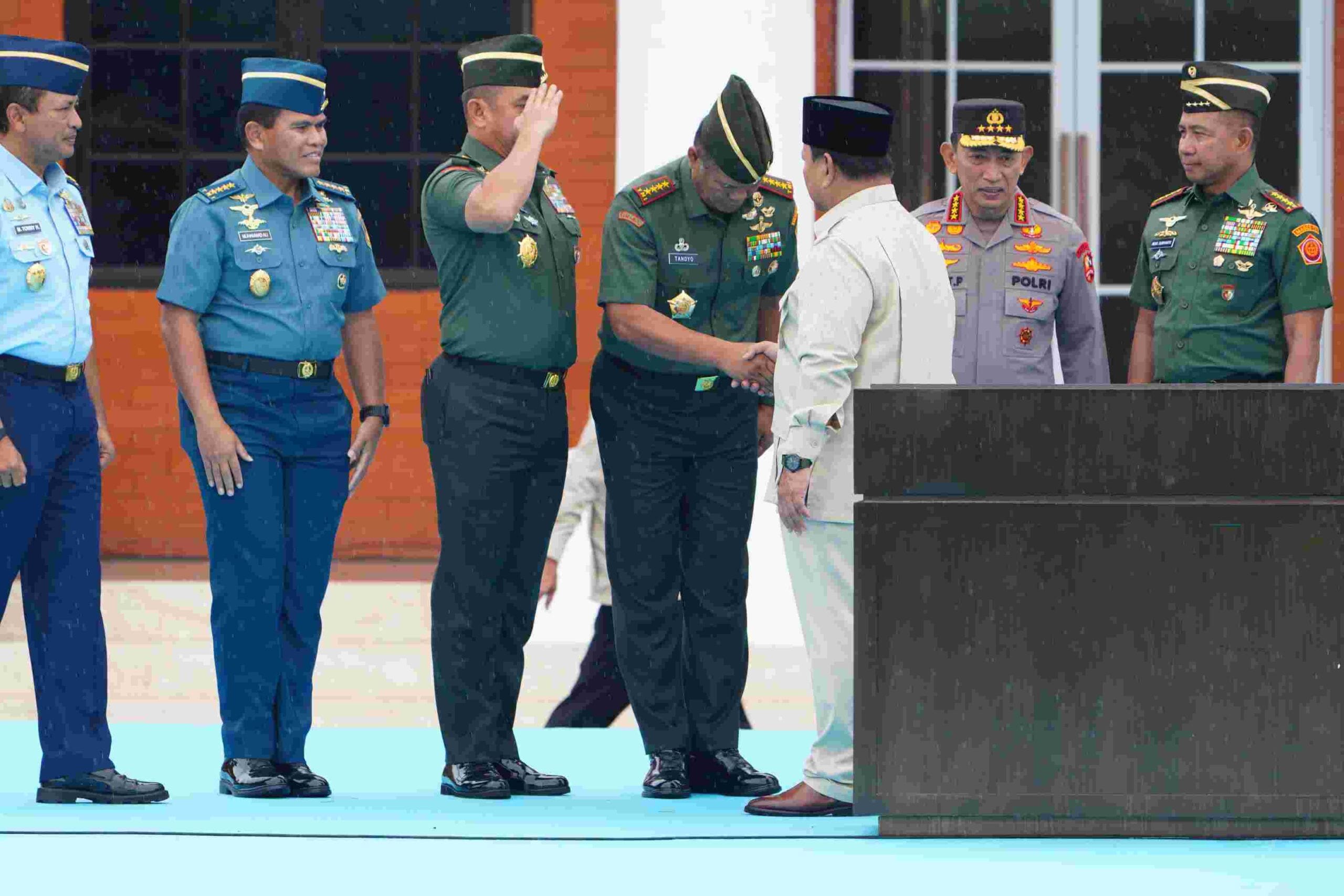 Panglima TNI Dampingi Presiden Prabowo Subianto Resmikan Museum dan Perpustakaan di Seskoad Panglima TNI Dampingi Presiden Prabowo Subianto Resmikan Museum dan Perpustakaan di Seskoad