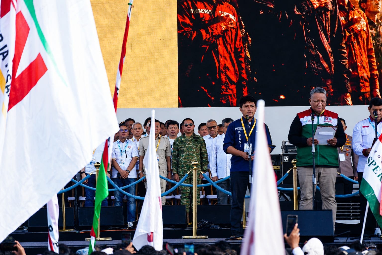 Panglima TNI Dampingi Presiden RI Hadiri Hari Buruh Internasional