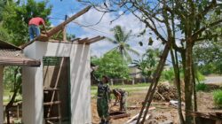 Pembangunan MCK Program TMMD Ke-128 Kodim 0908/Bontang di Desa Sidomulyo Memasuki Tahap Pemasangan Atap