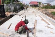 Personel Satgas TMMD Ke 128 Kodim 0908/Bontang Tuntaskan Pengerjaan Cor Jalan Segmen 4 Personel Satgas TMMD Ke 128 Kodim 0908/Bontang Tuntaskan Pengerjaan Cor Jalan Segmen 4