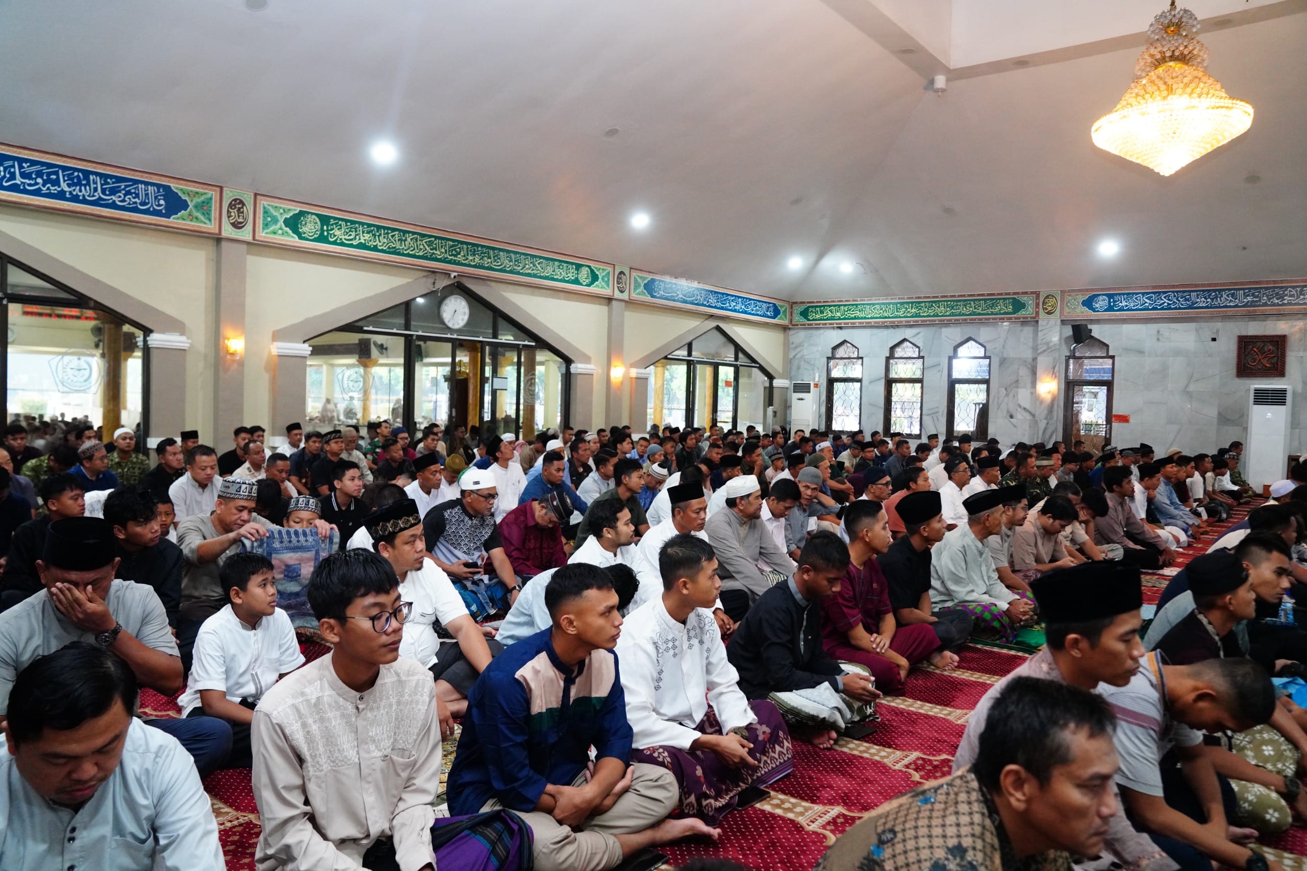 Mabes TNI Gelar Sholat Idul Adha 1447 H dan Penyembelihan Hewan Kurban di Cilangkap Mabes TNI Gelar Sholat Idul Adha 1447 H dan Penyembelihan Hewan Kurban di Cilangkap