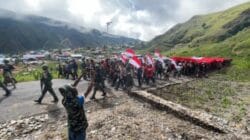 Peringatan Hari Lahir Pancasila, 800 Warga Puncak Jaya Kirab Bendera 50 Meter