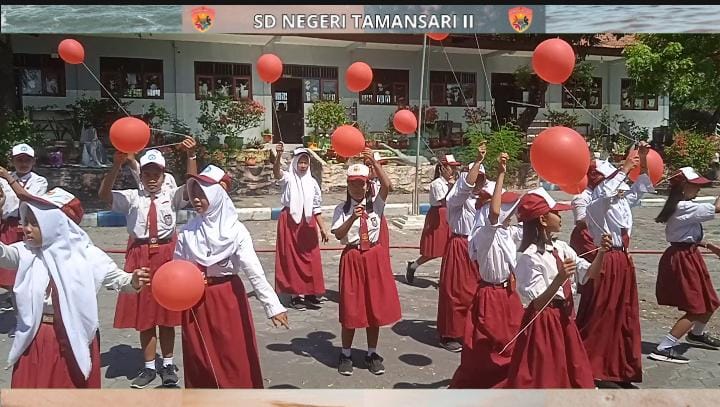 Unik dan Meriah, Acara Kelulusan Siswa SDN Tamansari II Dringu, Undang Damkar Unik dan Meriah, Acara Kelulusan Siswa SDN Tamansari II Dringu, Undang Damkar