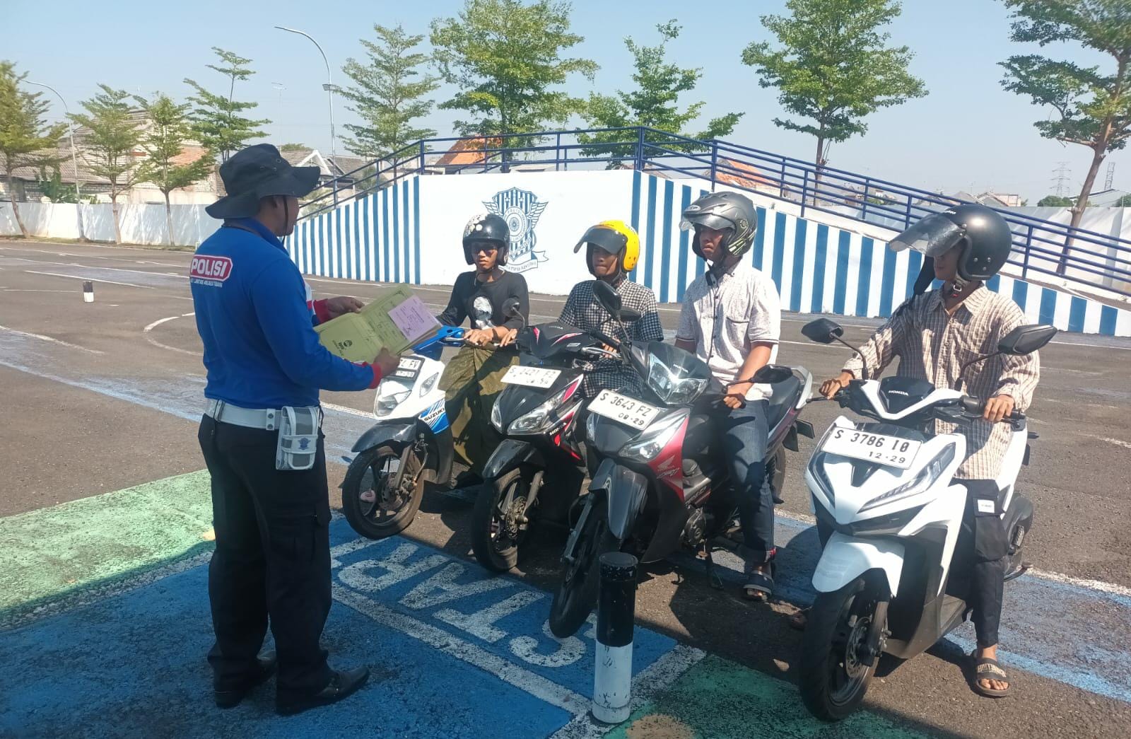 Tak Perlu Bingung Lagi, Polantas Tuban Jawab Langsung Persoalan SIM, STNK dan BPKB