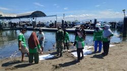 Jum’at Berkah, Personel Kodim 1505/Tidore Bersihkan Pesisir Pantai dan Lingkungan Kedaton Jum’at Berkah, Personel Kodim 1505/Tidore Bersihkan Pesisir Pantai dan Lingkungan Kedaton