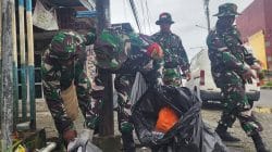 Semangat Gotong Royong, Kodim 1710/Mimika Bersihkan Lingkungan Bersama Masyarakat