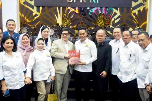 Bahas Revisi UU KADIN dengan Badan Legislasi DPR RI, Bamsoet Tegaskan Revisi UU KADIN Jadi Momentum Perkuat Kemitraan Negara dan Dunia Usaha