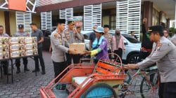 Sambut Hari Bhayangkara ke-80, Polres Probolinggo Kota Bagikan 70 Paket Sembako untuk Warga Kurang Mampu, Tukang Becak hingga Driver Ojol Sambut Hari Bhayangkara ke-80, Polres Probolinggo Kota Bagikan 70 Paket Sembako untuk Warga Kurang Mampu, Tukang Becak hingga Driver Ojol